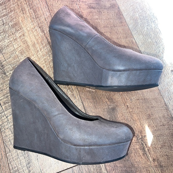 Shoes - Gray Wedge Platform Shoes